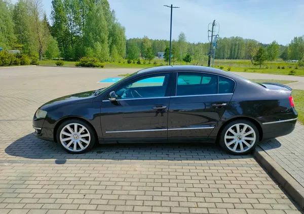 samochody osobowe Volkswagen Passat cena 13500 przebieg: 330555, rok produkcji 2006 z Ełk